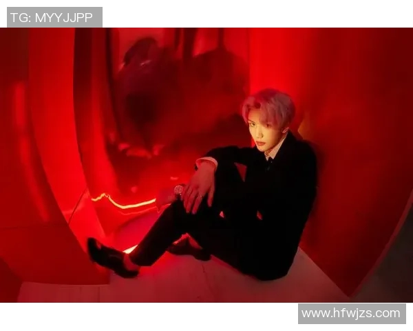 足球明星代言CK广告魅力尽显时尚风采与运动精神的完美结合