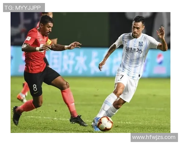 足球明星在比赛中意外露鸟撒尿引发热议球迷反应各异成社交媒体热门话题