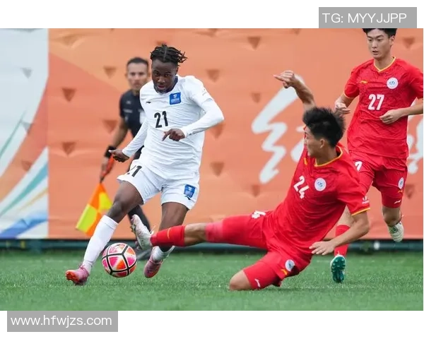 足球明星在空中表演的精彩瞬间展现了他们的非凡技艺与无限魅力